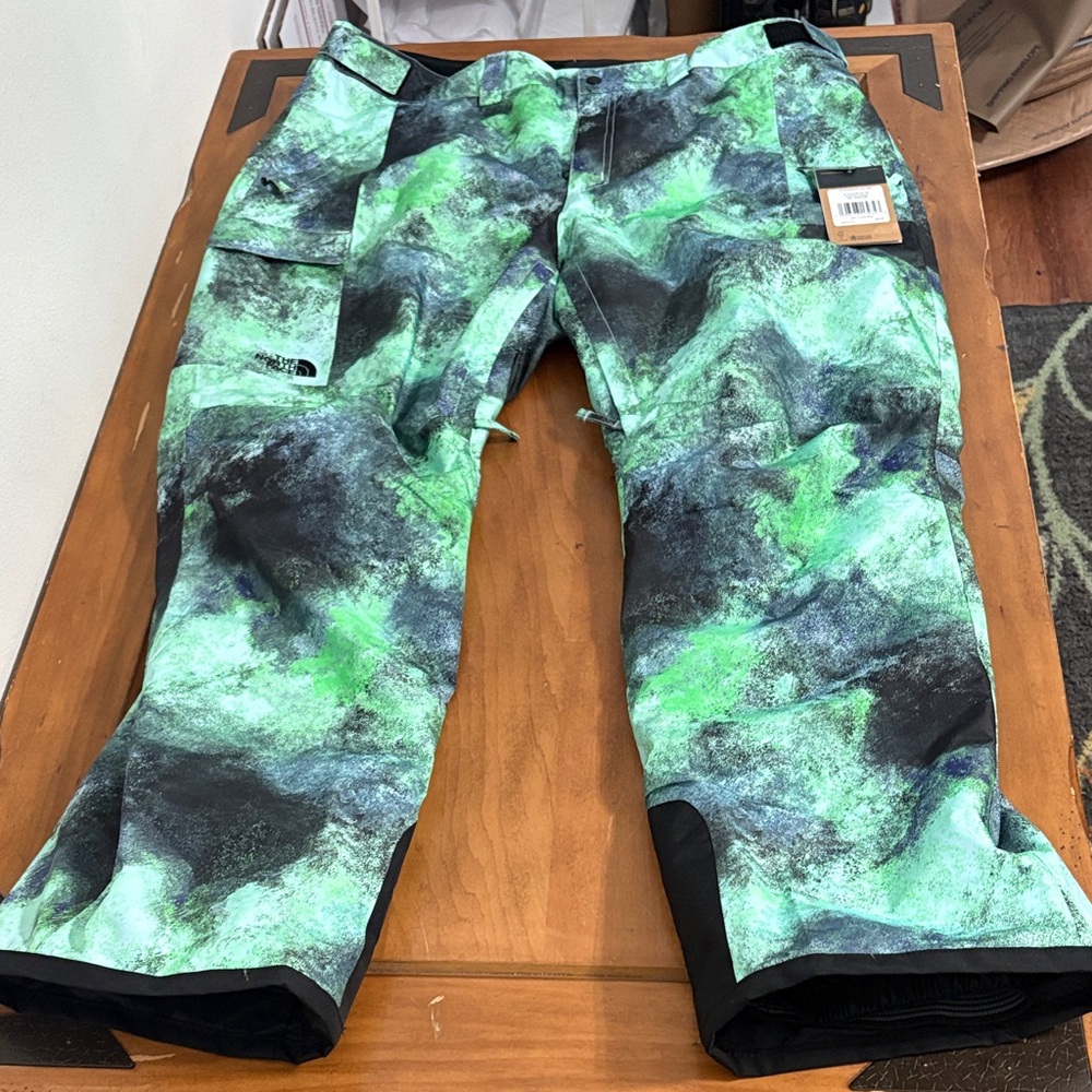 The North Face NWT Freedom Insulated Ski Snowboarding Pants Size XXL
